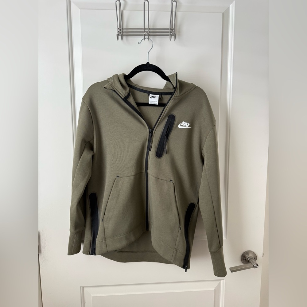 Nike Women’s Sportswear Tech Fleece Essential Full Zip Hoodie in Olive Green - Picture 4 of 13